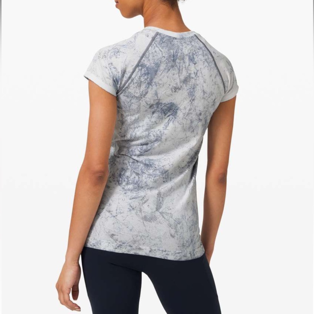 Lululemon Swiftly Tech Short Sleeve 2.0 Multi Dye White / Grey / Black size 6